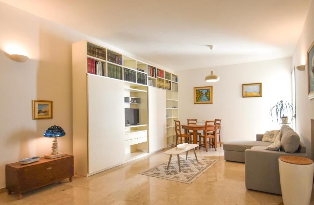 Octavia Central Apartment - 3