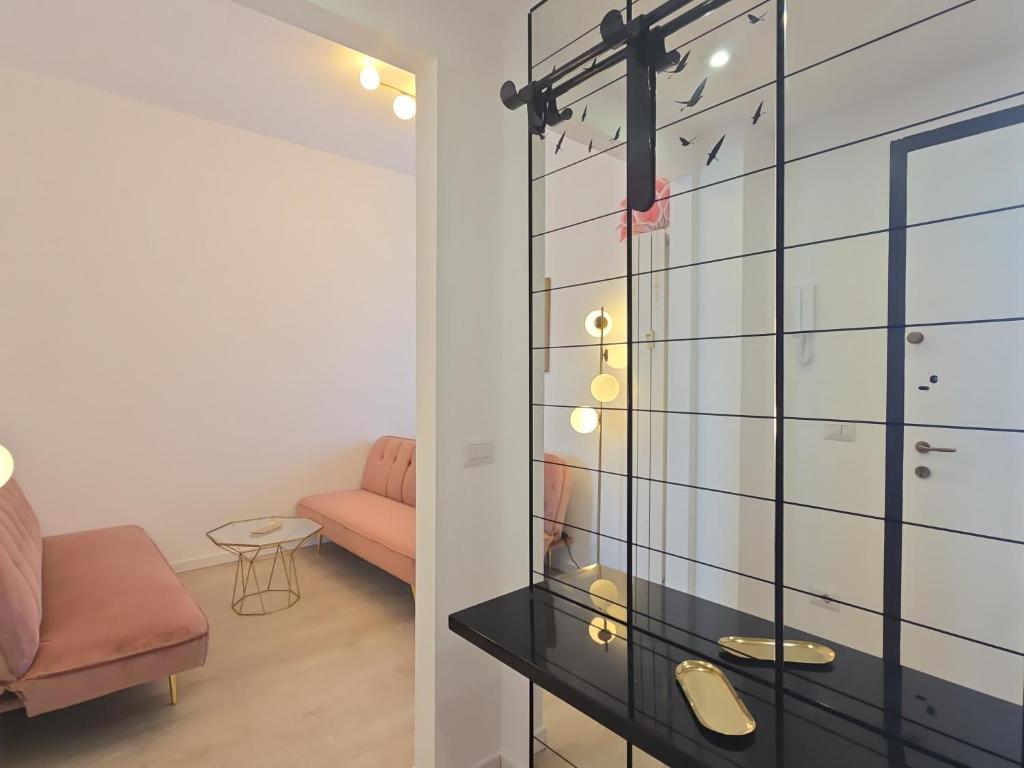 M4 Center - Design Washington - Self Check In - WiFi - Balcony - AC - MilanoFlats - 3