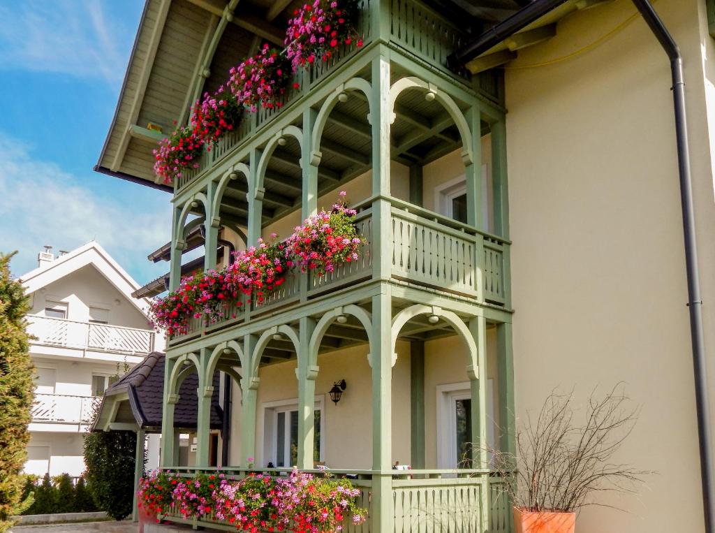 Apartments Vila Marjetica photo