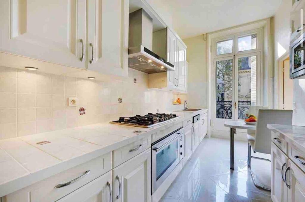 Elegant Apartment - 4