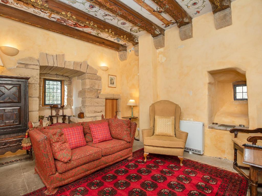 Braidwood Castle, Carluke photo 4