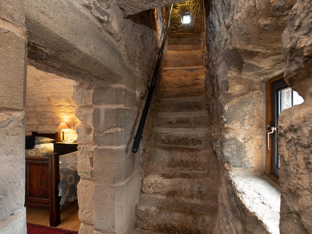 Braidwood Castle, Carluke photo 8
