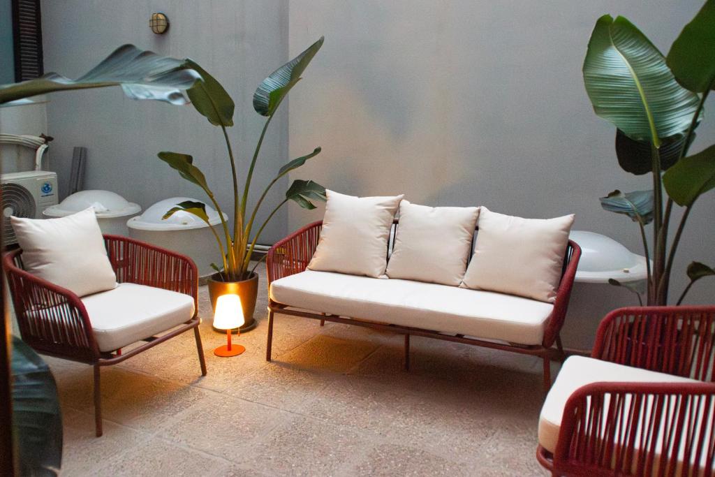 Premium & Quiet 2-Bedroom Apartment in Tenerife City Center by Casa Paul - 4