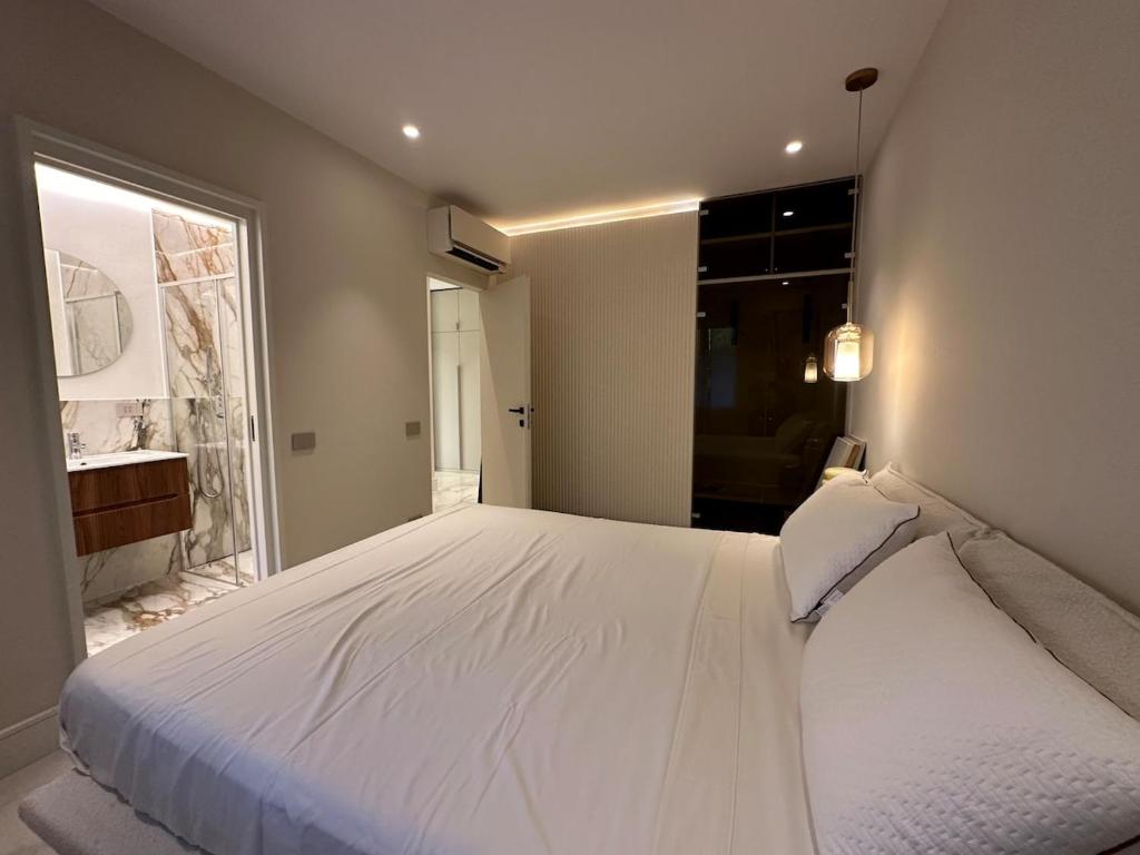 Luxury Sea View Apartment - 3