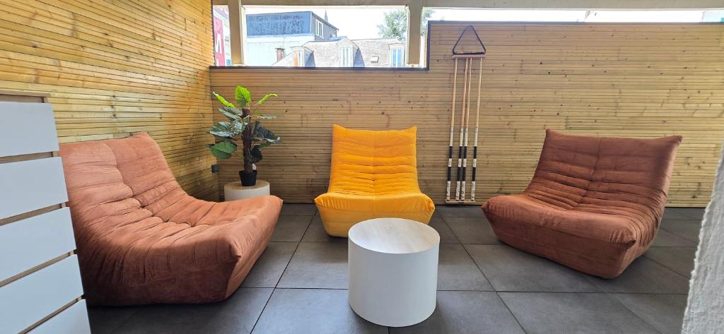TheSecret 8 couchages, Sanctuaires et gare 5mn Climatisé , salle de sport terasse - 3