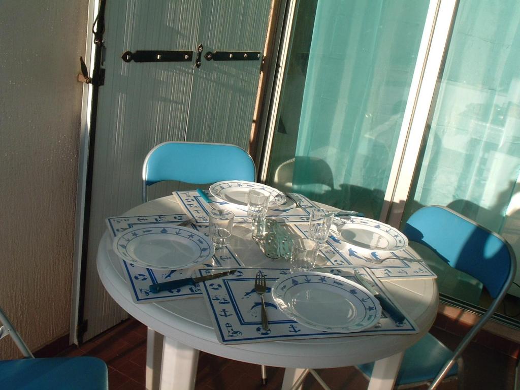studio centre ville parking 200m plage & port - 1