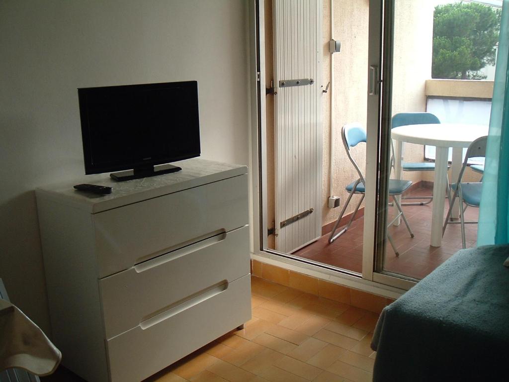 studio centre ville parking 200m plage & port - 4