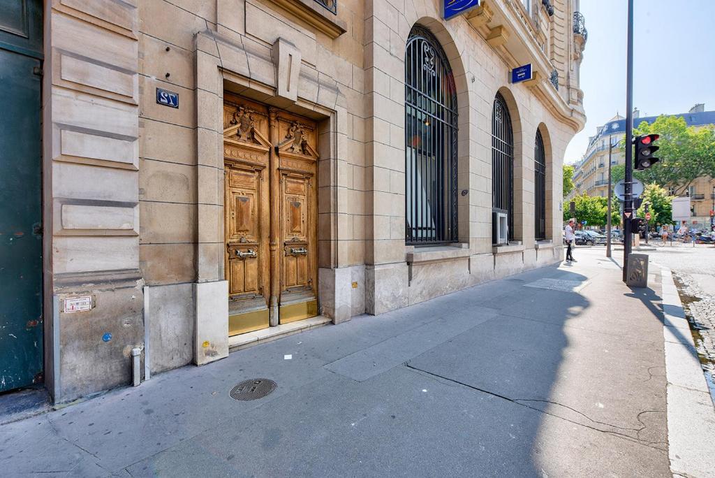 Urban Flat 165 - Lovely Studio near Champs Elysees Paris - 2