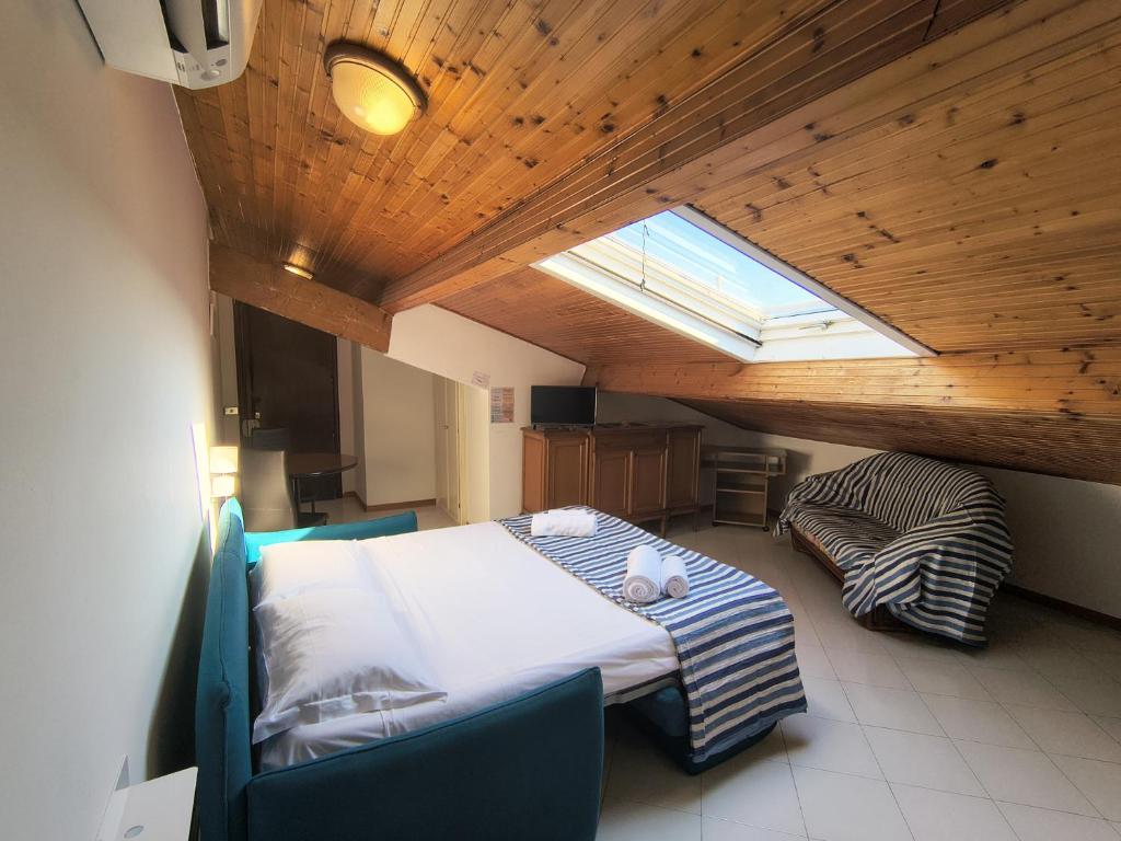Il Rifugio della Riviera, Your cozy perch above the flowers. - 1