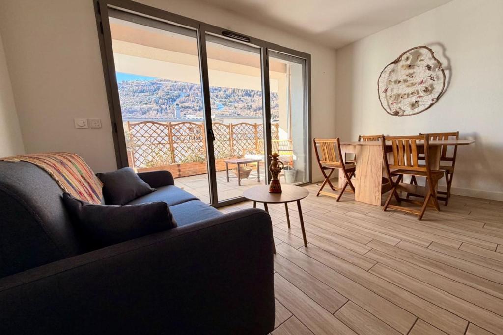 Bright apartment in the heart of Briançon - 3
