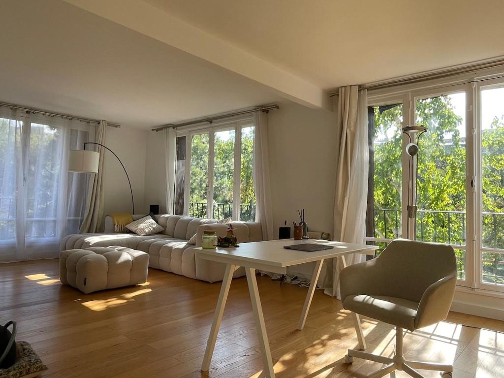 Apartment near Eiffel Tower - 1