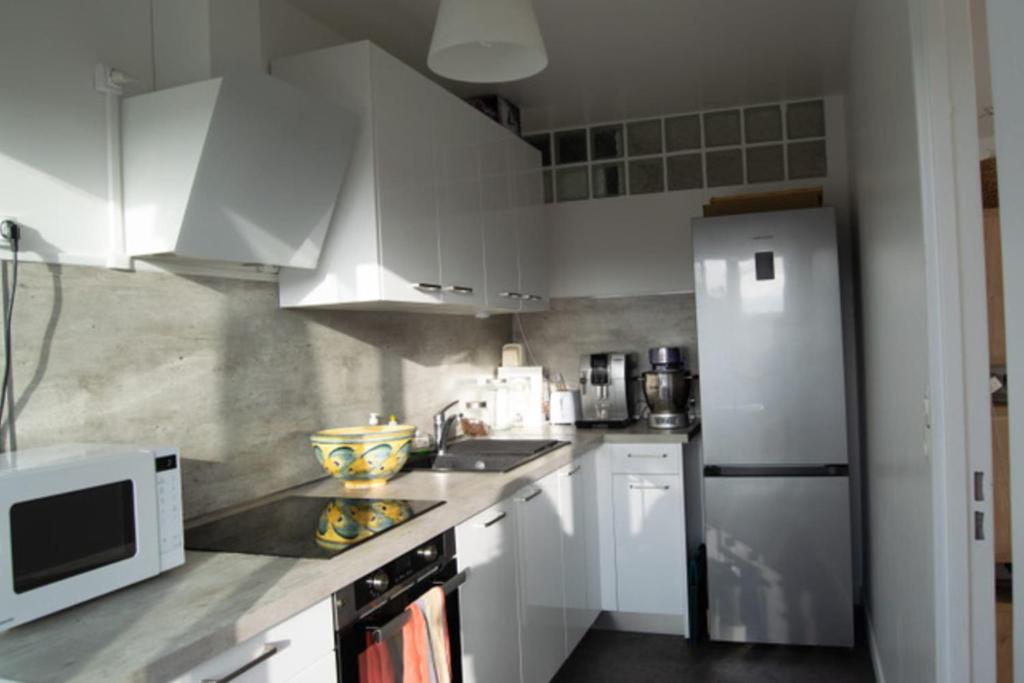 Quiet apartment near the Marais balcony - 5
