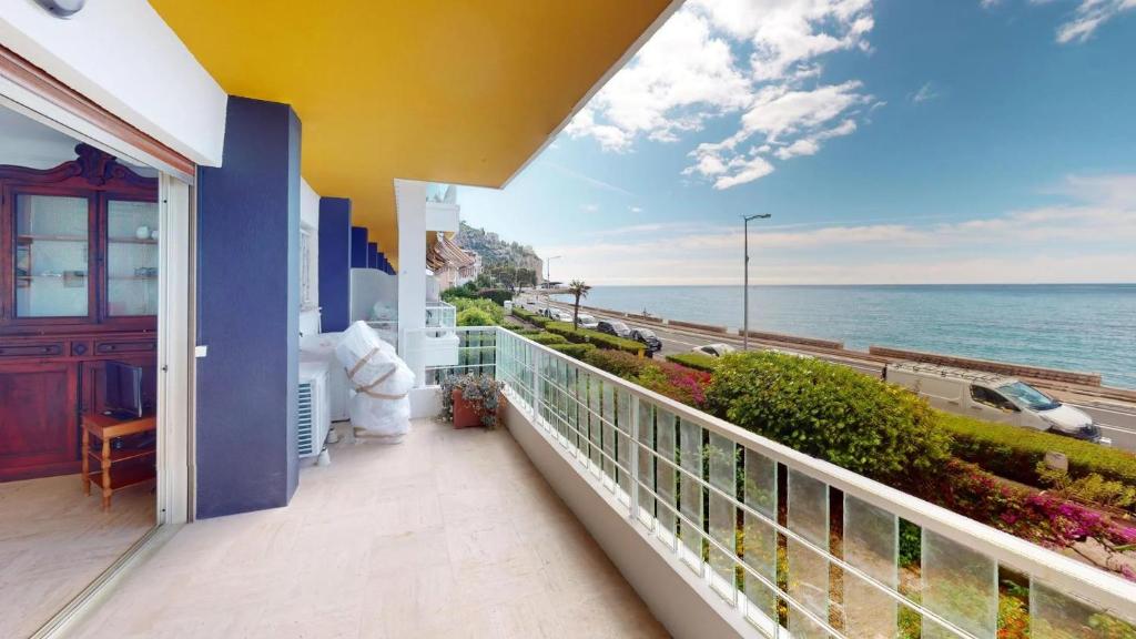 3H - Beau 2P face mer avec terrasse - 1