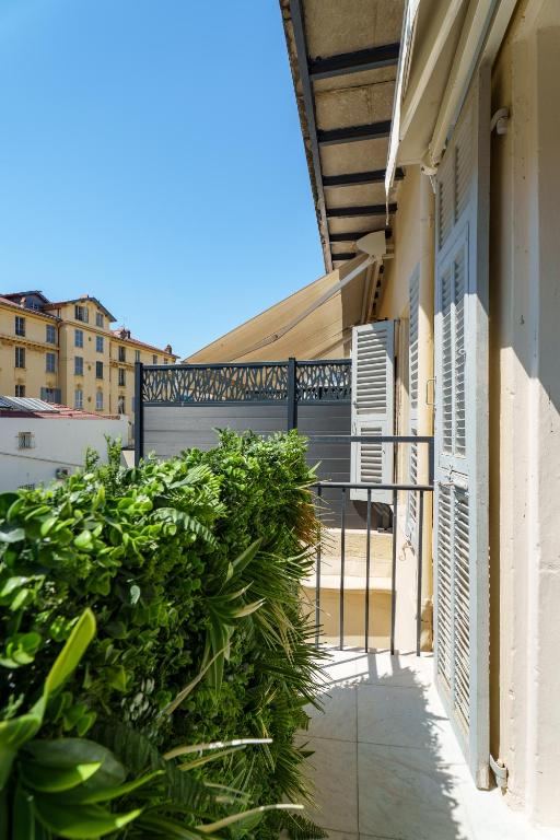 Nice Renting - 4FRANCE - Luxe Suite & Comfort Seafront Massena - 2
