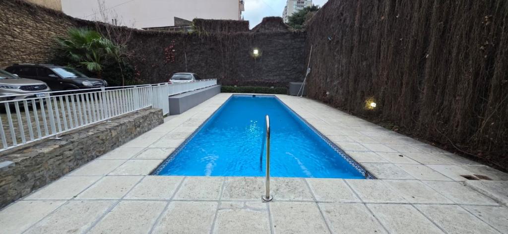 Moderno departamento de 2 dormitorios con piscina - 2