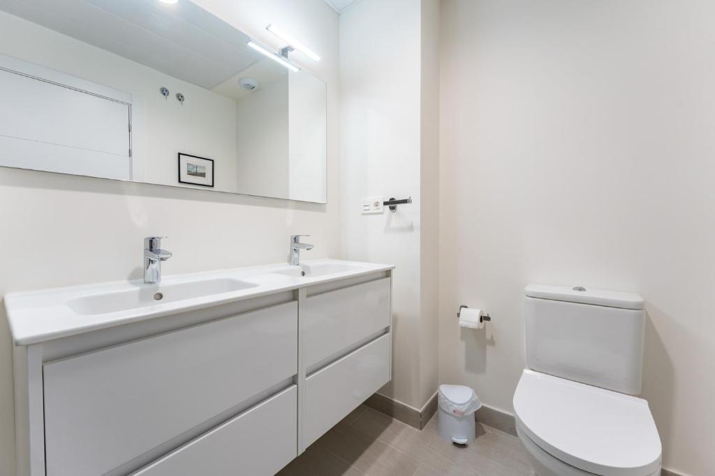 CT 414 - Faro's Casares Coast Apartment - 5