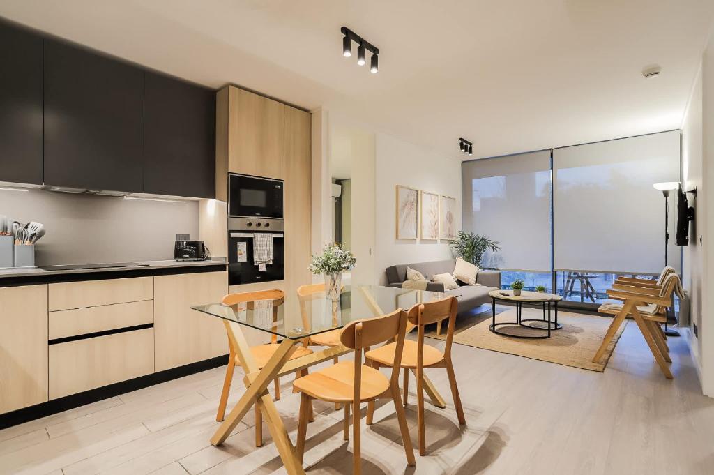 Comfort & Style 2BR Las Condes Apt perfect for 5 - 2
