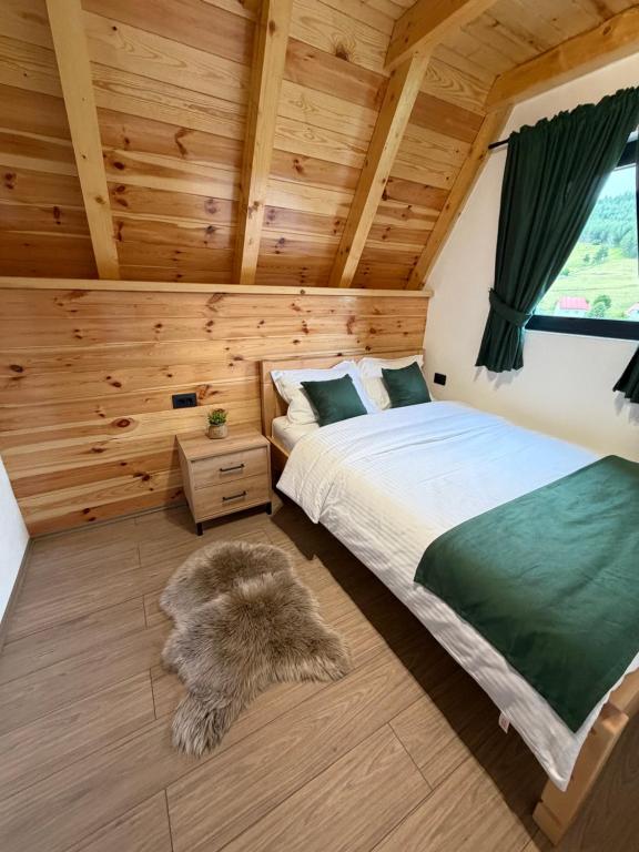 V Chalet - 2