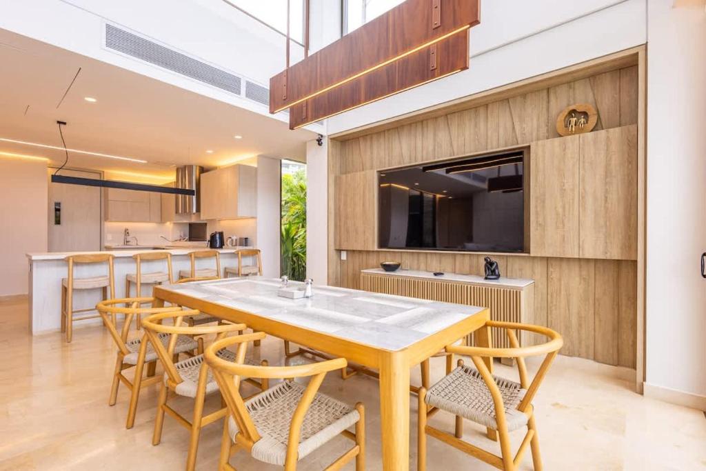 Incredible 4BR villa with ocean view in Calablanca - 3