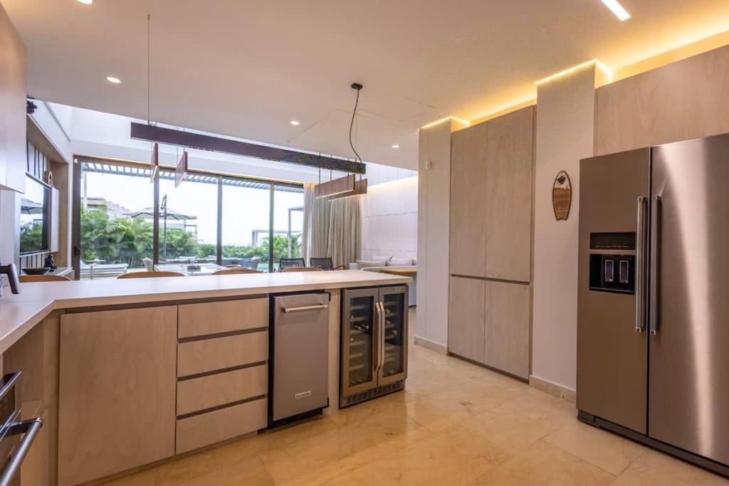 Incredible 4BR villa with ocean view in Calablanca - 4