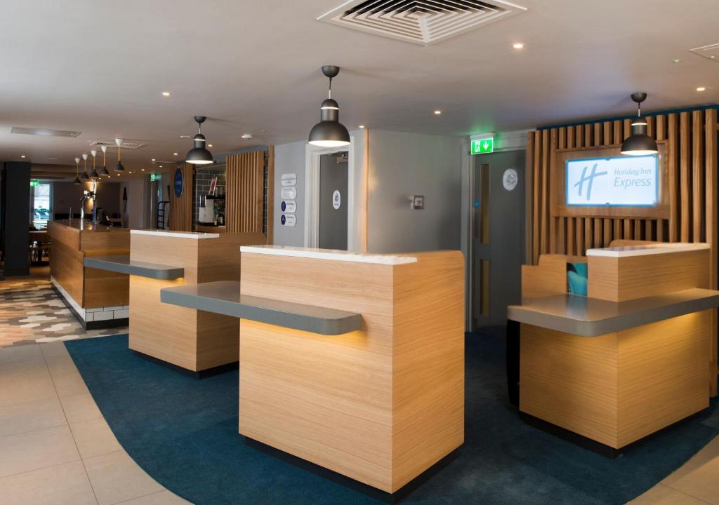 ホリデイ イン エクスプレス エディンバラ リース ウォーターフロント バイ IHG (Holiday Inn Express Edinburgh - Leith Waterfront By IHG) 外観