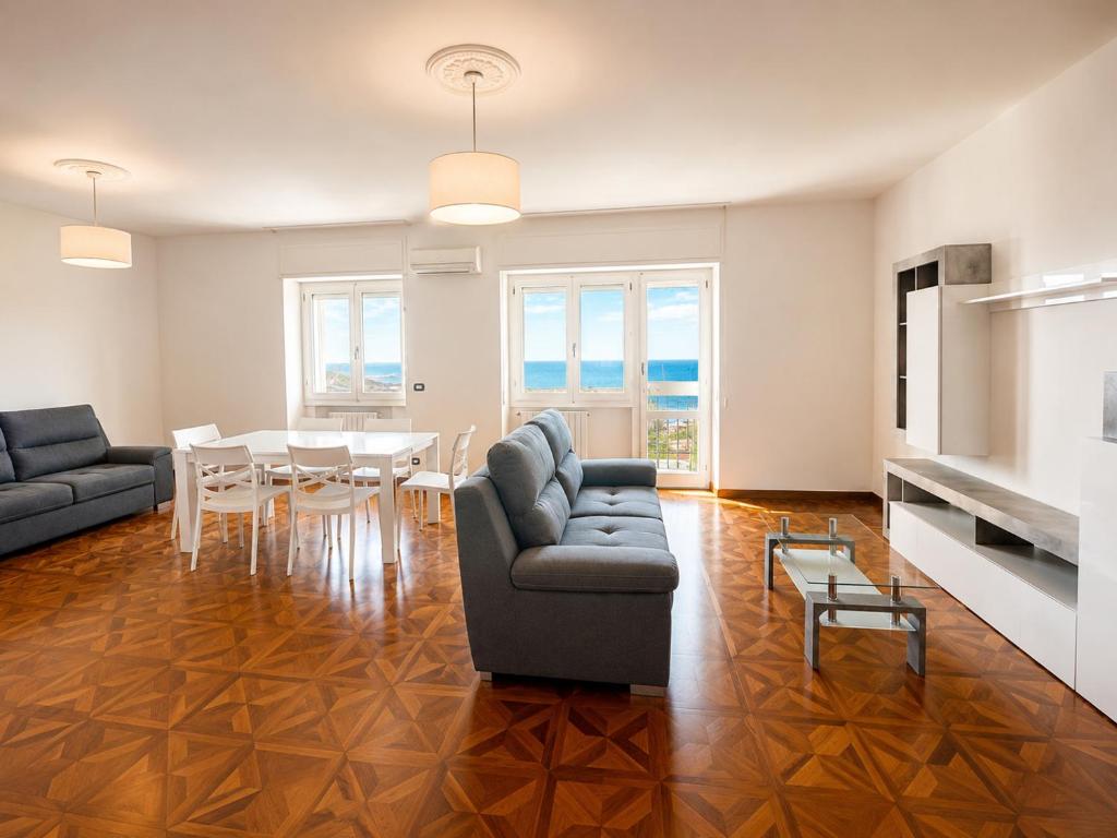 Romantic sea view apartment - 1