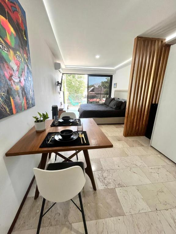 Apartment steps from the beach, rooftop pool, H101 - 4