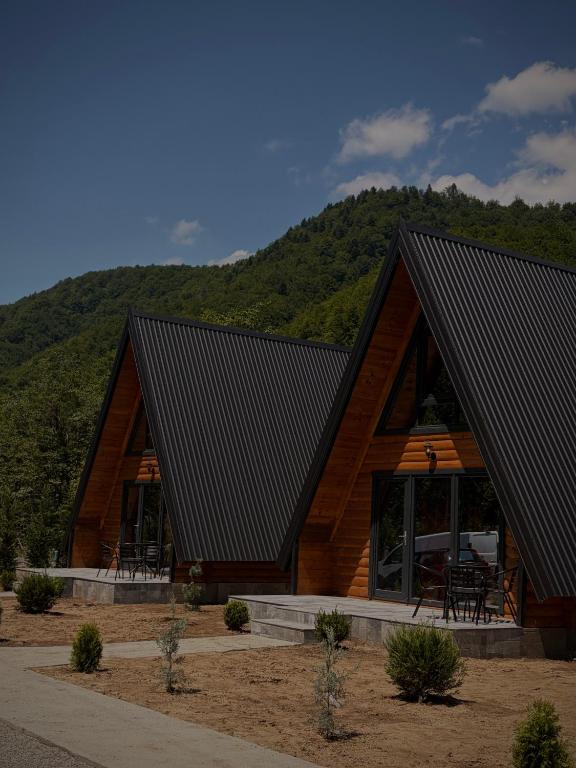 Riverwood Luxury Cabins - 1