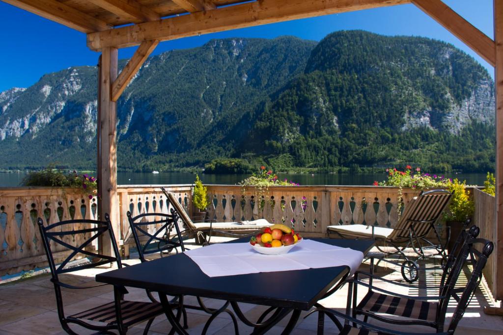 View, Seehotel Gruner Baum in Hallstatt