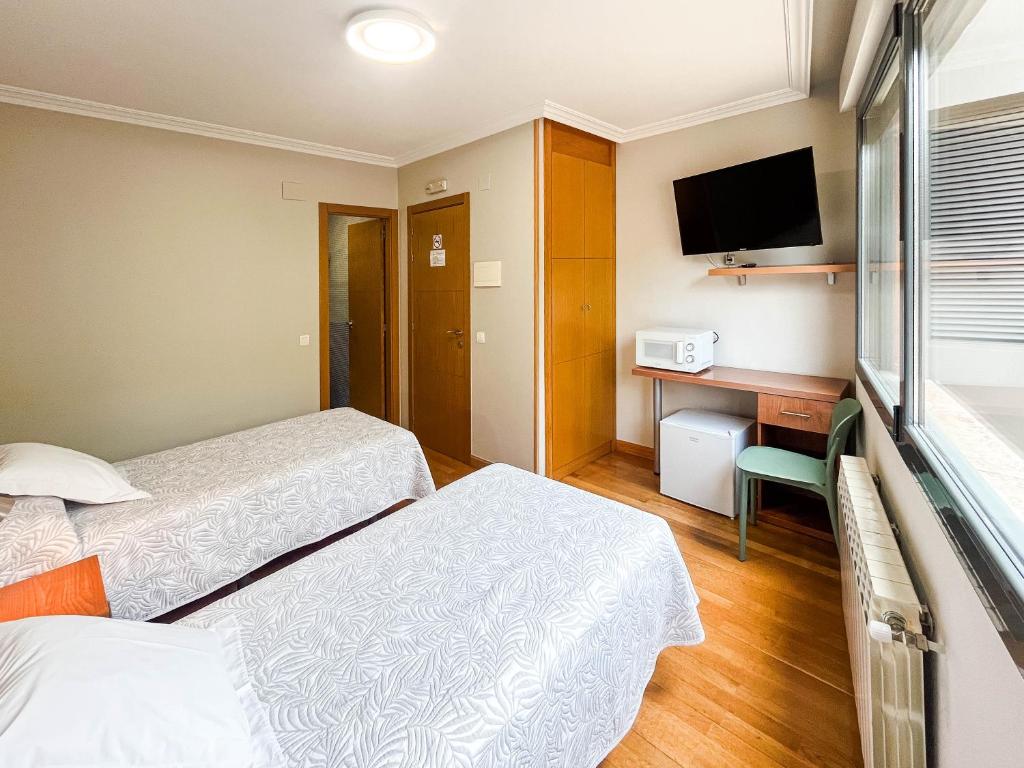 Hostal Santiago 2 - 3