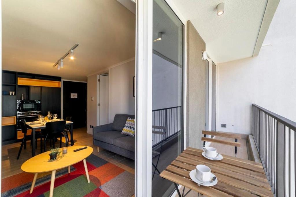 Couple Urban Retreat Providencia with Pool and Gym - 3