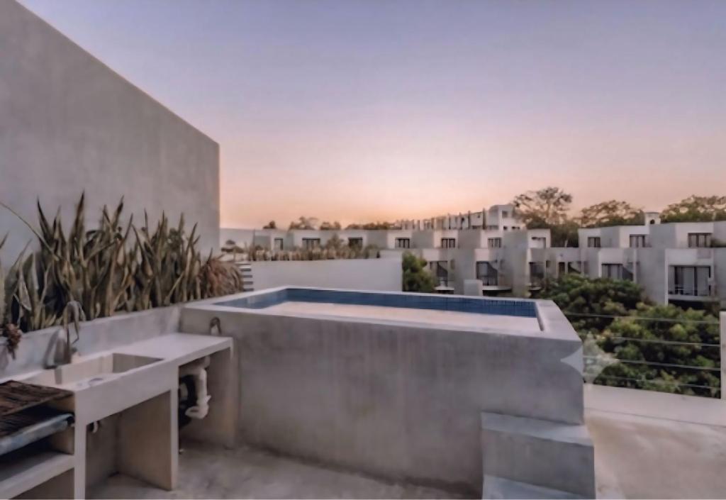 Penthouse with Private Pool 10 Min to Beach - 1