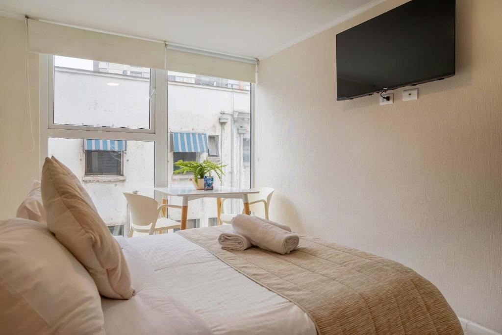 Bright Studio in Santiago Centro with City Views - 5