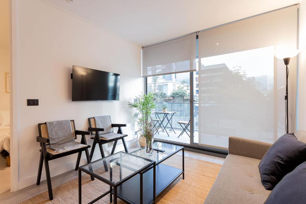 Chic 1BR Flat Presidente Riesco Premier Living - 4