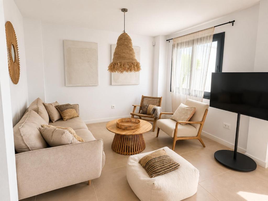 3 Bedroom Townhouse with Private Pool - 2
