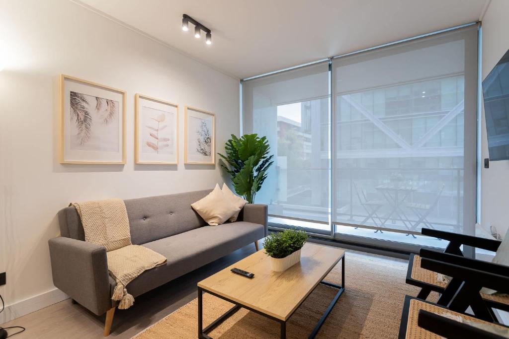 Luxury 1BR Apartment Steps to Parque Arauco Mall - 3