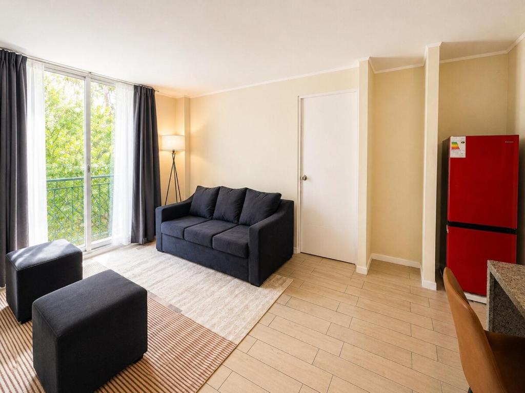 Center Apartment 2 Bedroom 2 Bath and Parking - 3