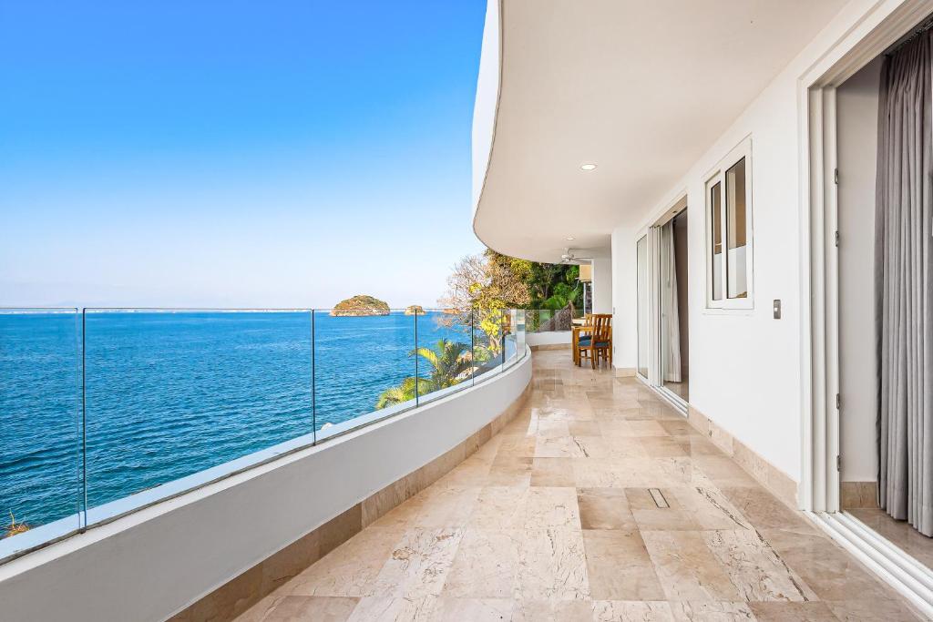 Blue Horizon 301 | 2BR/3BA Ocean View in PV - 1