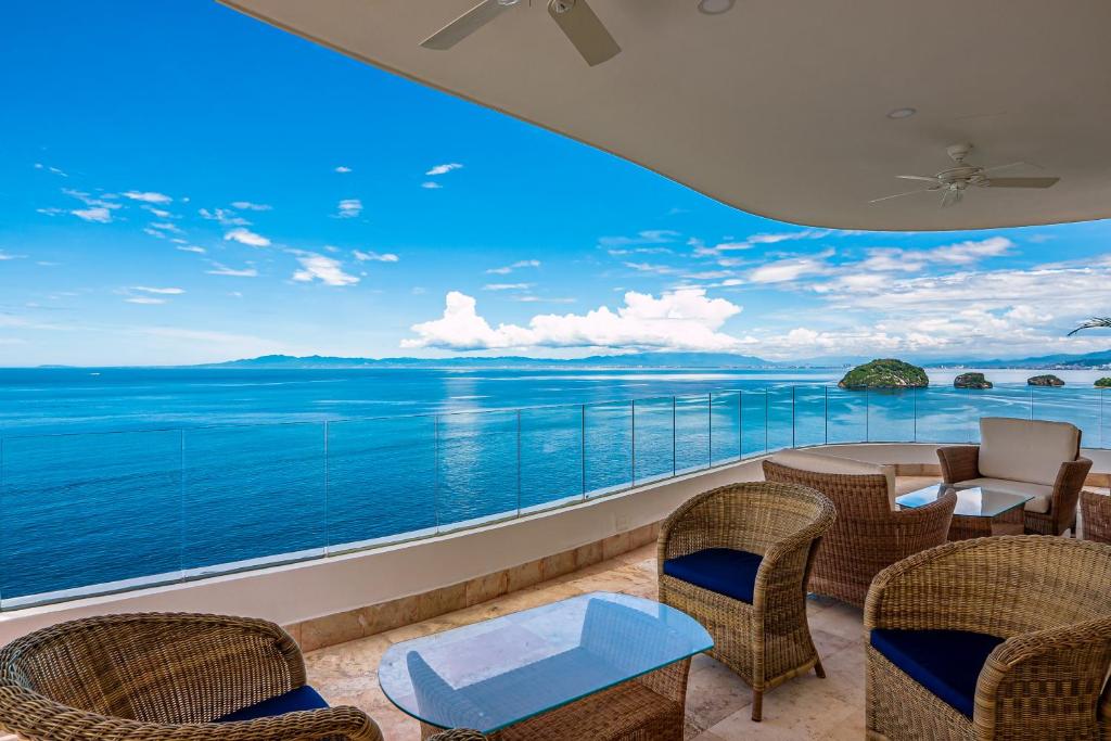 Blue Horizon 303 in Puerto Vallarta | Ocean View, Pool, Gym - 5