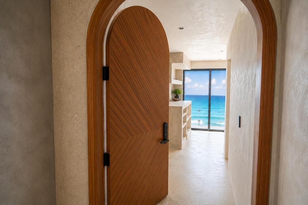 King Bed Luxury Beachfront in Playas with AC - 5