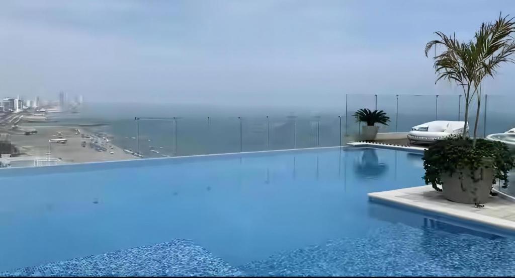 Apartamento amoblado frente al mar El Laguito - 5