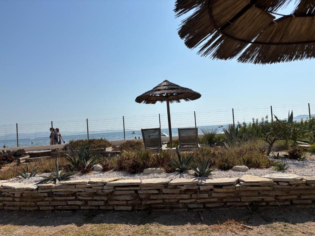 APPARTEMENT 6 PERSONNES VUE MER 30 M DE LA PLAGE - 3
