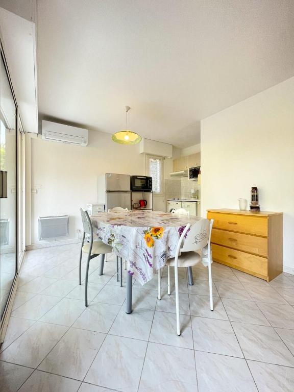 Superb Apartment With Garden Near The Sea - 4