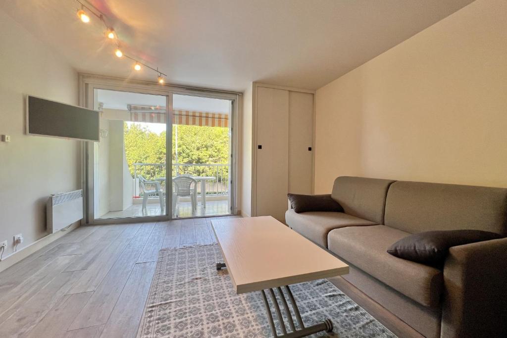 Bright studio just a stone's throw from the sea - 2