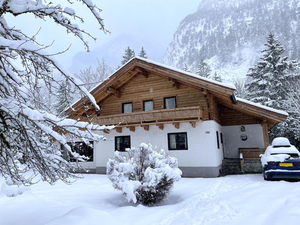 Spacious Chalet for Ski & Summer Adventures - 2