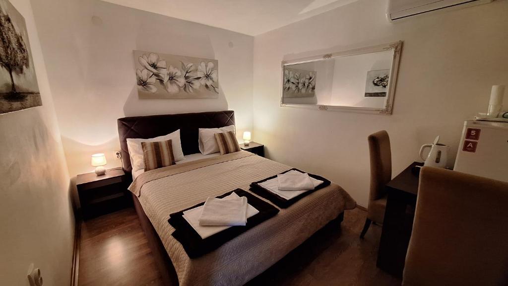 Apartments & Dream Rooms - 3