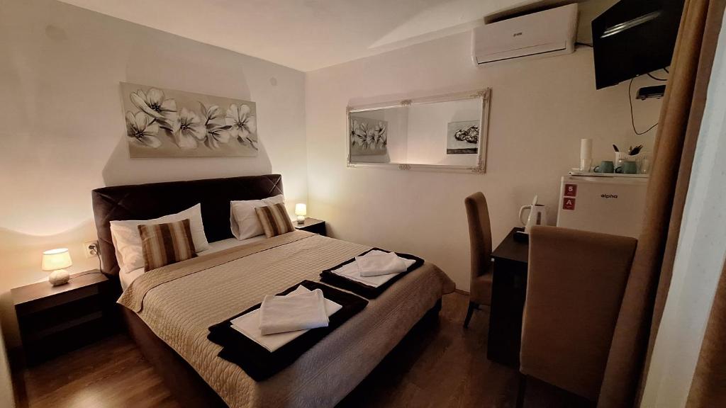 Apartments & Dream Rooms - 5