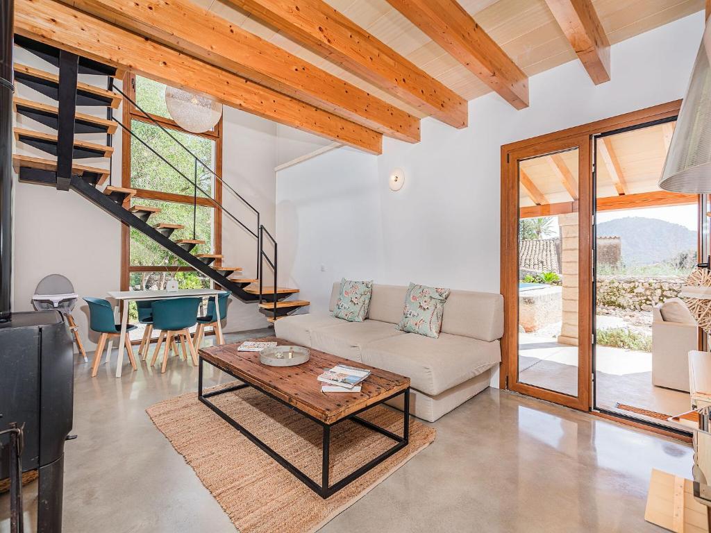 Cosy 2-Bed Villa with Pool, Pollença - 2