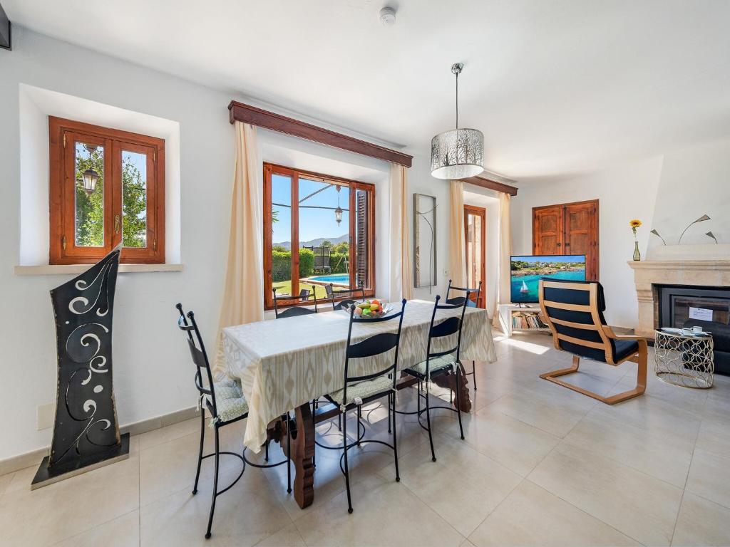 Pollensa Country Villa for 6 - 3