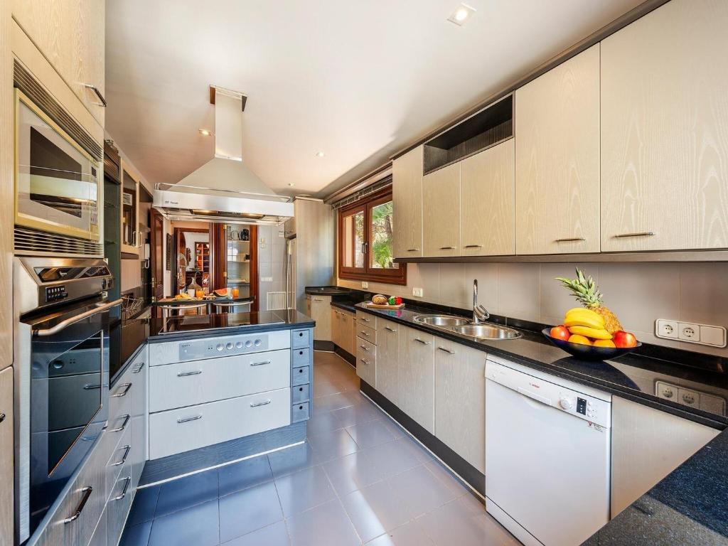 5-Bed Villa, Two Pools, Puerto Pollença - 3